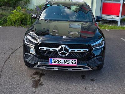 Mercedes GLA220