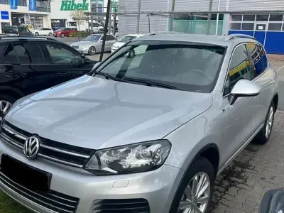 Gebraucht VW Touareg 245 PS (180 kW) 2014 Silber SUV
