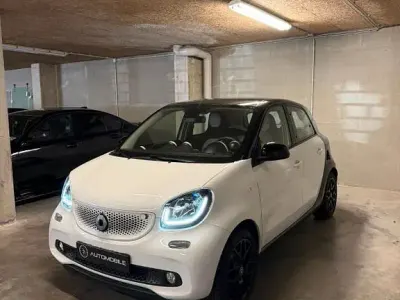 Gebraucht Smart ForFour Basis 71 PS (52 kW) 2016 Weiß Kleinwagen