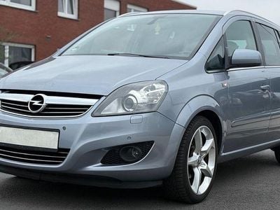 Usata Opel Zafira Design Edition 116 CV (85 kW) 2011 Grigio Monovolume