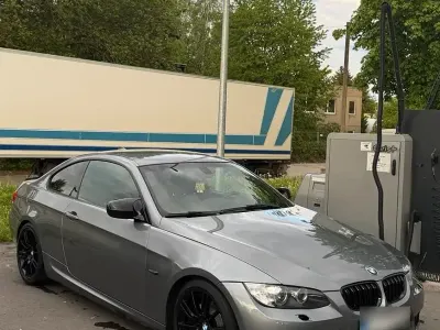 Gebraucht BMW 325 M Sport 218 PS (160 kW) 2009 Grau Coupé