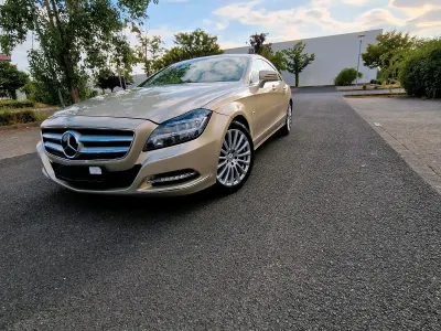Gebraucht Mercedes CLS350 265 PS (194 kW) 2011 Gold Limousine