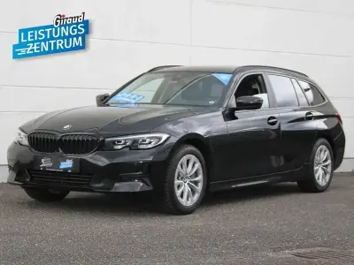 Gebraucht BMW 330 Advantage 258 PS (189 kW) 2020 Black sapphire metallic (metallic) Kombi