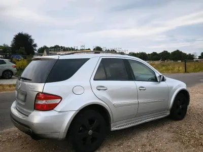 Gebraucht Mercedes ML320 224 PS (164 kW) 2006 Silber SUV