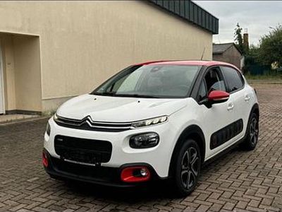 Weiß Gebraucht 2017 Citroën C3 PureTech Limousine | 8.700 € (Fairer Preis)