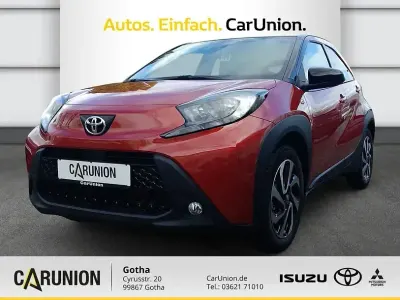 Neu Toyota Aygo X 72 PS (52 kW) 2026 2vh chilli red SUV