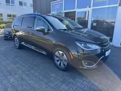 Gebraucht Chrysler Pacifica Limited 264 PS (194 kW) 2018 Schwarz metallic Van / Kleinbus