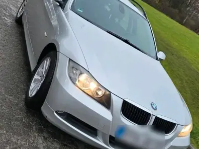 Gebraucht BMW 320 143 PS (105 kW) 2008 Schwarz Kombi