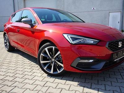 "desire" rot Gebraucht 2024 Seat Leon FR Limousine | 25.995 € (Fairer Preis)