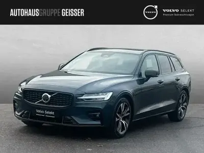 Gebraucht Volvo V60 Plus 197 PS (144 kW) 2025 Denim blue Kombi