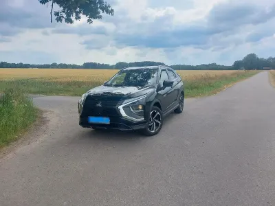 Gebraucht Mitsubishi Eclipse Cross Basis 188 PS (138 kW) 2022 Schwarz SUV