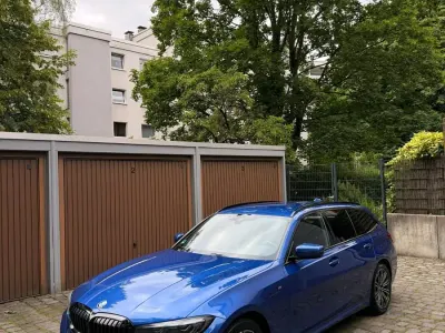 Gebraucht BMW 330e M Sport 292 PS (214 kW) 2020 Blau Kombi