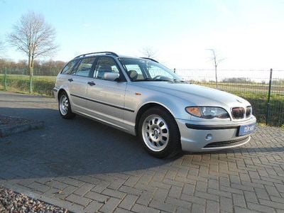 Gebraucht BMW 318 143 PS (105 kW) 2002 Silber Kombi