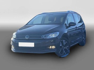 Grau Gebraucht 2021 VW Touran Highline Van / Kleinbus | 30.170 € (Etwas zu teuer)