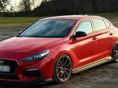 Gebraucht Hyundai i30 275 PS (202 kW) 2019 Rot Limousine