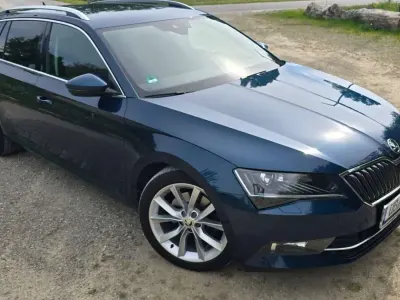 Gebraucht Skoda Superb Style 190 PS (139 kW) 2019 Blau Kombi