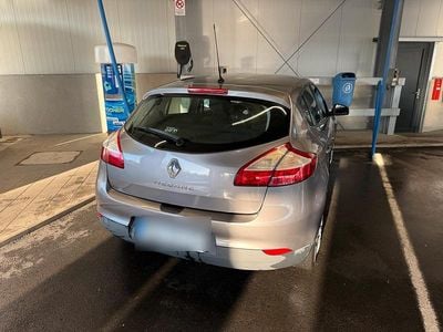 Grau Gebraucht 2008 Renault Mégane II Limousine | 2.500 € (Etwas zu teuer)