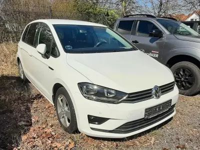 Używany VW Golf Sportsvan LOUNGE 150 KM (110 kW) 2016 Biały Minivan