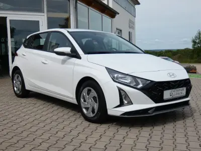 Gebraucht Hyundai i20 Select 101 PS (74 kW) 2024 Weiß Kleinwagen