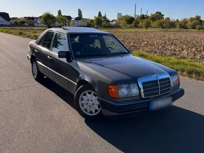 Gebraucht Mercedes 250 90 PS (66 kW) 1991 Grau Limousine