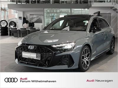 Kemoragrau (grau) Neu 2026 Audi RS3 Sportback Comfort Kleinwagen | 75.995 € (Etwas zu teuer)