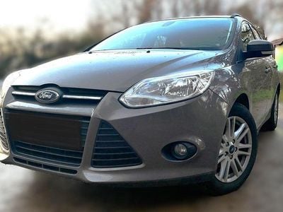 Usata Ford Focus SYNC Edition 125 CV (91 kW) 2014 Beige Station wagon