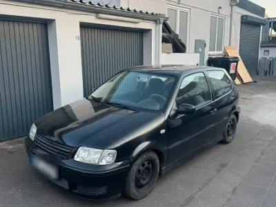 Gebraucht VW Polo 60 PS (44 kW) 2001 Schwarz Kleinwagen