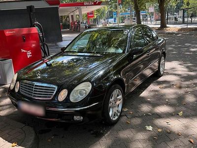 Mercedes E200
