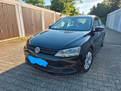 Gebraucht VW Jetta 105 PS (77 kW) 2012 Schwarz Limousine