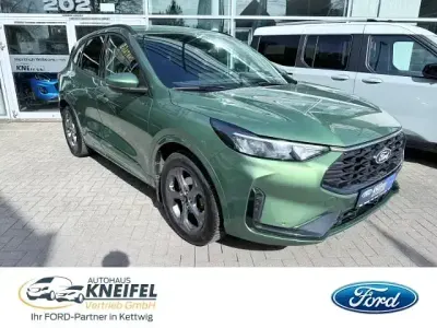 Gebraucht Ford Kuga ST-Line 186 PS (136 kW) 2024 Gruen SUV