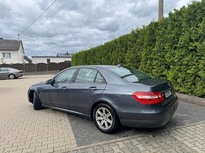 Mercedes E220