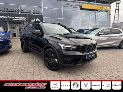 Neu Volvo XC40 Plus 163 PS (119 kW) 2025 Onyx black metallic SUV