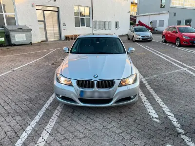 Gebraucht BMW 320 143 PS (105 kW) 2010 Grau Kombi