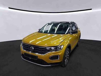 Second-hand VW T-Roc Active 150 CP (110 kW) 2021 Galben SUV