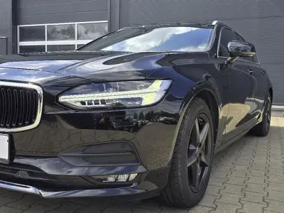 Gebraucht Volvo V90 Momentum 190 PS (139 kW) 2018 Schwarz Kombi