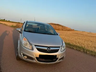 Gebraucht Opel Corsa 95 PS (69 kW) 2009 Silber Kleinwagen
