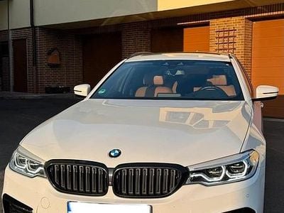 Gebraucht BMW 530 M Sport 265 PS (194 kW) 2019 Weiß Kombi