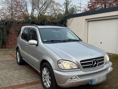 Gebraucht Mercedes ML500 292 PS (214 kW) 2005 Silber SUV