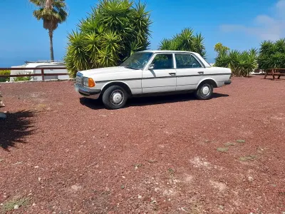 Gebraucht Mercedes 300 88 PS (64 kW) 1981 Weiß Limousine