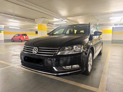 Gebraucht VW Passat 140 PS (102 kW) 2013 Schwarz Kombi
