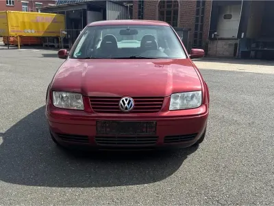 Gebraucht VW Bora 101 PS (74 kW) 2000 Rot Limousine