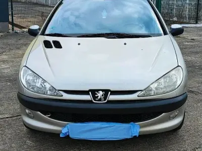 Gebraucht Peugeot 206 60 PS (44 kW) 2003 Grau Kleinwagen