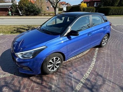 Second-hand Hyundai i20 Trend 84 CP (61 kW) 2020 Albastru Hatchback