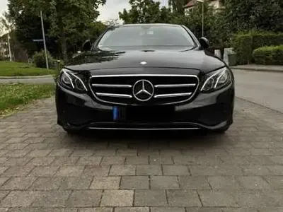 Gebraucht Mercedes 220 264 PS (194 kW) 2016 Schwarz Limousine