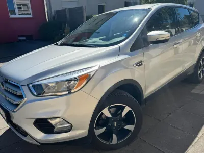 Gebraucht Ford Kuga Trend 120 PS (88 kW) 2016 Silber SUV