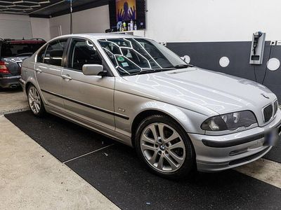 Second-hand BMW 320 150 CP (110 kW) 1998 Argintiu Berlinǎ