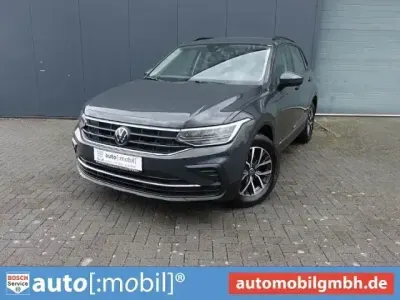 Gebraucht VW Tiguan Life 150 PS (110 kW) 2024 Grau SUV