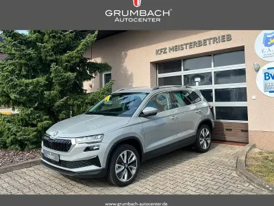 Neu Skoda Karoq Selection 150 PS (110 kW) 2026 5x graphite grau metallic SUV