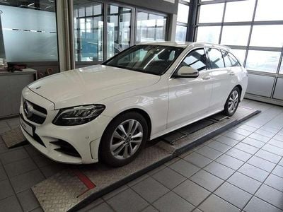 Gebraucht Mercedes C300 AMG 258 PS (189 kW) 2019 Unilack polarweiß Kombi