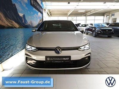 Gebraucht VW Golf VII R-line 150 PS (110 kW) 2020 Weiß perleffekt Limousine